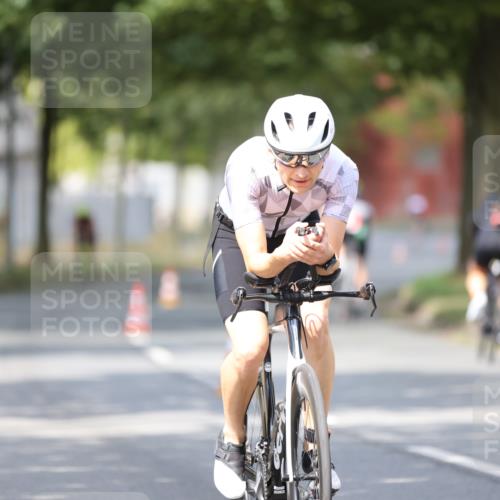 11.08.2024 - GEWOBA Citytriathlon Bremen H.Heesch http://msf.ph/oto/6801438 11.08.2024 12:01:37 Laufen  meine-sportfotos.de