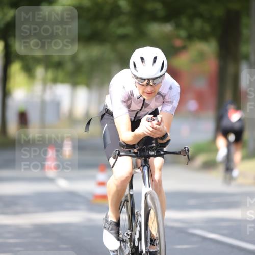 11.08.2024 - GEWOBA Citytriathlon Bremen H.Heesch http://msf.ph/oto/6801440 11.08.2024 12:01:37 Laufen  meine-sportfotos.de