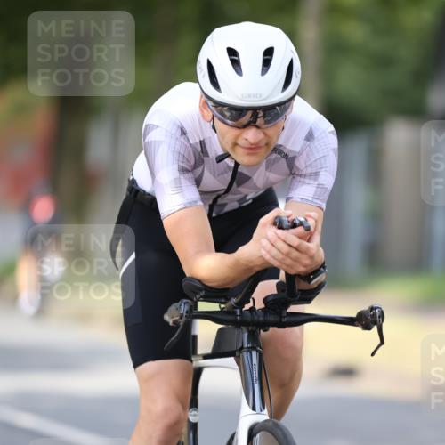 11.08.2024 - GEWOBA Citytriathlon Bremen H.Heesch http://msf.ph/oto/6801455 11.08.2024 12:01:38 Laufen  meine-sportfotos.de