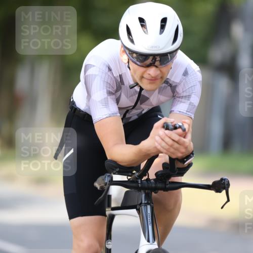 11.08.2024 - GEWOBA Citytriathlon Bremen H.Heesch http://msf.ph/oto/6801457 11.08.2024 12:01:38 Laufen  meine-sportfotos.de