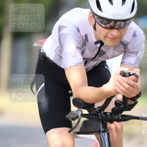 11.08.2024 - GEWOBA Citytriathlon Bremen H.Heesch http://msf.ph/oto/6801463 11.08.2024 12:01:38 Laufen  meine-sportfotos.de