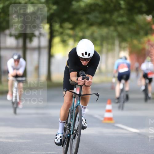 11.08.2024 - GEWOBA Citytriathlon Bremen H.Heesch http://msf.ph/oto/6801495 11.08.2024 12:01:46 Laufen  meine-sportfotos.de