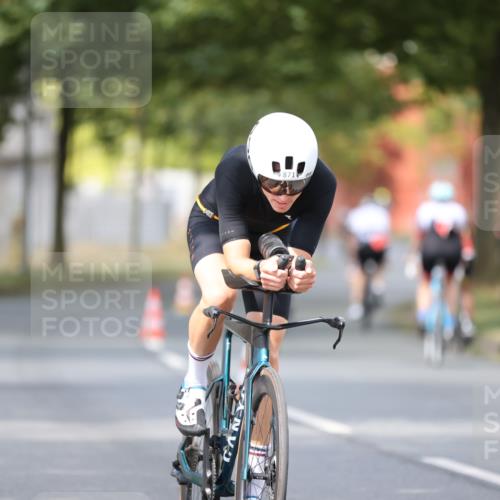 11.08.2024 - GEWOBA Citytriathlon Bremen H.Heesch http://msf.ph/oto/6801505 11.08.2024 12:01:46 Laufen  meine-sportfotos.de
