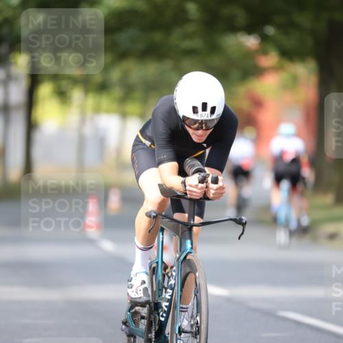 11.08.2024 - GEWOBA Citytriathlon Bremen H.Heesch http://msf.ph/oto/6801507 11.08.2024 12:01:46 Laufen  meine-sportfotos.de