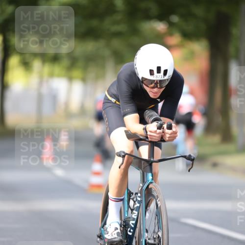11.08.2024 - GEWOBA Citytriathlon Bremen H.Heesch http://msf.ph/oto/6801512 11.08.2024 12:01:46 Laufen  meine-sportfotos.de