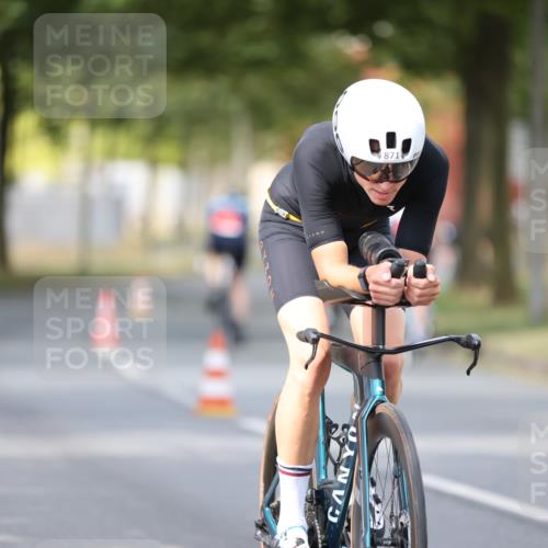 11.08.2024 - GEWOBA Citytriathlon Bremen H.Heesch http://msf.ph/oto/6801513 11.08.2024 12:01:46 Laufen  meine-sportfotos.de