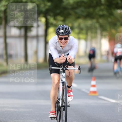 11.08.2024 - GEWOBA Citytriathlon Bremen H.Heesch http://msf.ph/oto/6801515 11.08.2024 12:01:47 Laufen  meine-sportfotos.de
