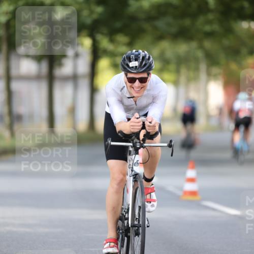 11.08.2024 - GEWOBA Citytriathlon Bremen H.Heesch http://msf.ph/oto/6801517 11.08.2024 12:01:47 Laufen  meine-sportfotos.de