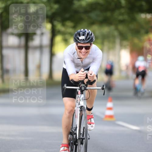 11.08.2024 - GEWOBA Citytriathlon Bremen H.Heesch http://msf.ph/oto/6801519 11.08.2024 12:01:48 Laufen  meine-sportfotos.de