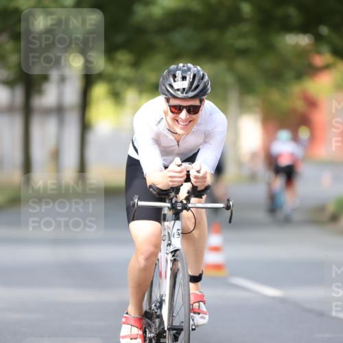 11.08.2024 - GEWOBA Citytriathlon Bremen H.Heesch http://msf.ph/oto/6801523 11.08.2024 12:01:48 Laufen  meine-sportfotos.de