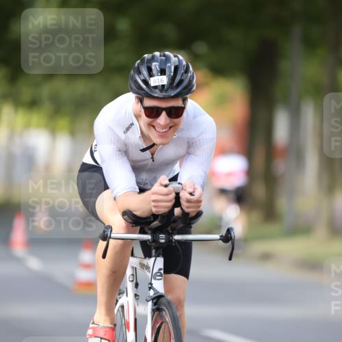 11.08.2024 - GEWOBA Citytriathlon Bremen H.Heesch http://msf.ph/oto/6801533 11.08.2024 12:01:48 Laufen  meine-sportfotos.de