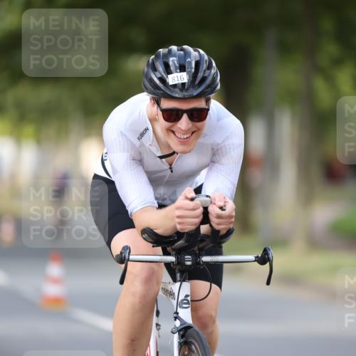 11.08.2024 - GEWOBA Citytriathlon Bremen H.Heesch http://msf.ph/oto/6801537 11.08.2024 12:01:48 Laufen  meine-sportfotos.de