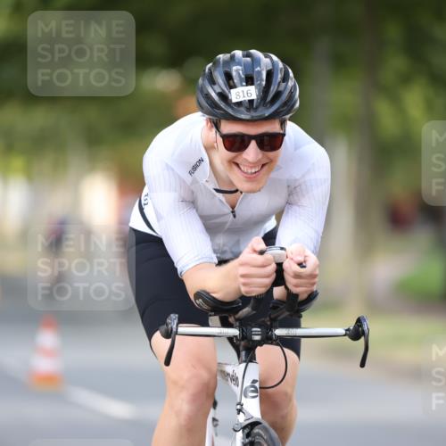 11.08.2024 - GEWOBA Citytriathlon Bremen H.Heesch http://msf.ph/oto/6801539 11.08.2024 12:01:48 Laufen  meine-sportfotos.de