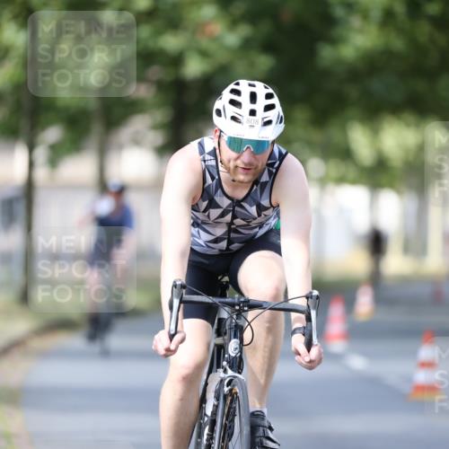 11.08.2024 - GEWOBA Citytriathlon Bremen H.Heesch http://msf.ph/oto/6801551 11.08.2024 12:01:59 Laufen  meine-sportfotos.de