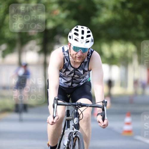 11.08.2024 - GEWOBA Citytriathlon Bremen H.Heesch http://msf.ph/oto/6801555 11.08.2024 12:01:59 Laufen  meine-sportfotos.de