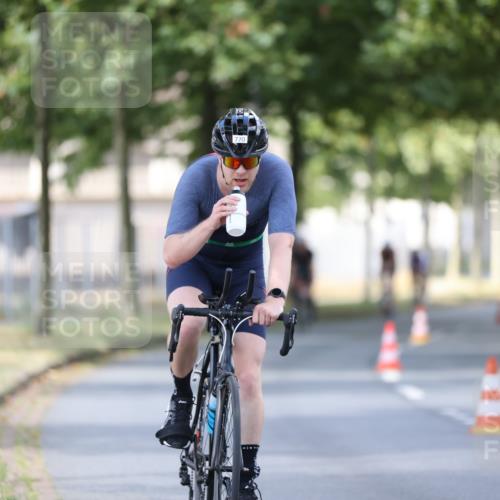 11.08.2024 - GEWOBA Citytriathlon Bremen H.Heesch http://msf.ph/oto/6801580 11.08.2024 12:02:01 Laufen  meine-sportfotos.de