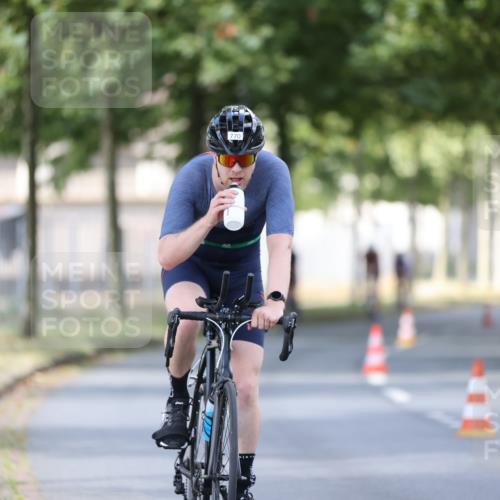 11.08.2024 - GEWOBA Citytriathlon Bremen H.Heesch http://msf.ph/oto/6801582 11.08.2024 12:02:01 Laufen  meine-sportfotos.de