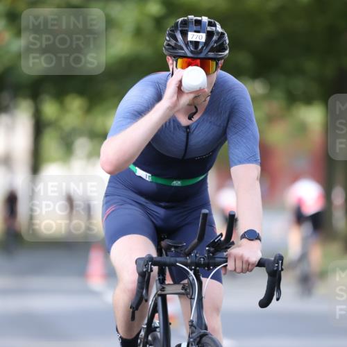 11.08.2024 - GEWOBA Citytriathlon Bremen H.Heesch http://msf.ph/oto/6801606 11.08.2024 12:02:02 Laufen  meine-sportfotos.de