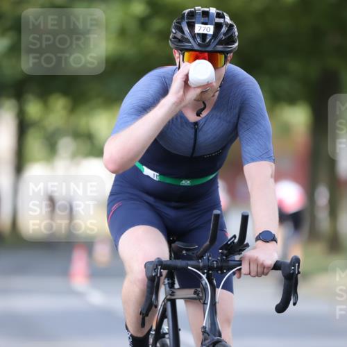 11.08.2024 - GEWOBA Citytriathlon Bremen H.Heesch http://msf.ph/oto/6801607 11.08.2024 12:02:02 Laufen  meine-sportfotos.de