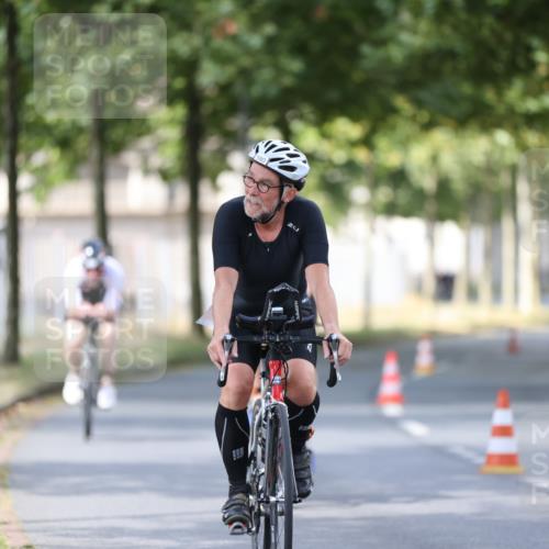 11.08.2024 - GEWOBA Citytriathlon Bremen H.Heesch http://msf.ph/oto/6801613 11.08.2024 12:02:07 Laufen  meine-sportfotos.de