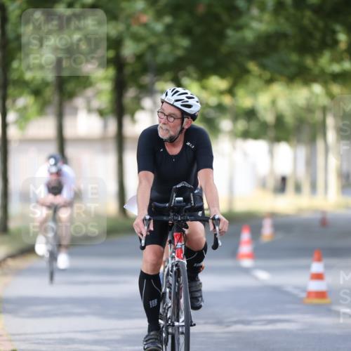 11.08.2024 - GEWOBA Citytriathlon Bremen H.Heesch http://msf.ph/oto/6801614 11.08.2024 12:02:07 Laufen  meine-sportfotos.de