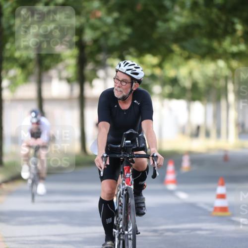 11.08.2024 - GEWOBA Citytriathlon Bremen H.Heesch http://msf.ph/oto/6801616 11.08.2024 12:02:07 Laufen  meine-sportfotos.de