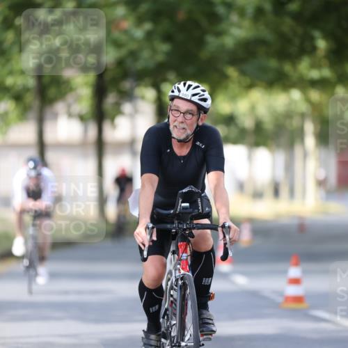 11.08.2024 - GEWOBA Citytriathlon Bremen H.Heesch http://msf.ph/oto/6801621 11.08.2024 12:02:07 Laufen  meine-sportfotos.de