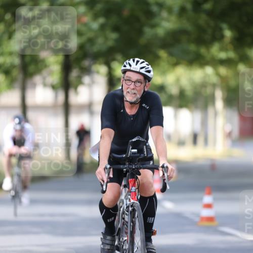 11.08.2024 - GEWOBA Citytriathlon Bremen H.Heesch http://msf.ph/oto/6801623 11.08.2024 12:02:07 Laufen  meine-sportfotos.de