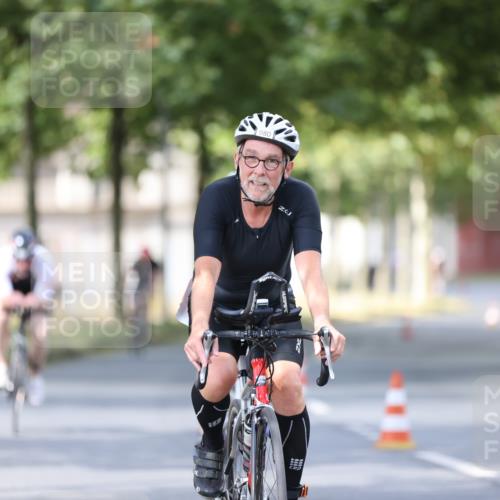 11.08.2024 - GEWOBA Citytriathlon Bremen H.Heesch http://msf.ph/oto/6801625 11.08.2024 12:02:07 Laufen  meine-sportfotos.de