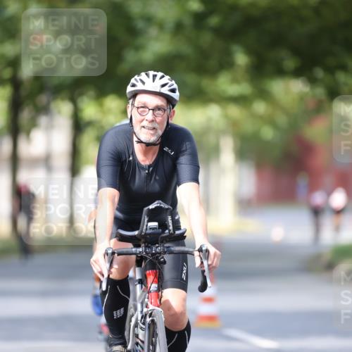 11.08.2024 - GEWOBA Citytriathlon Bremen H.Heesch http://msf.ph/oto/6801632 11.08.2024 12:02:07 Laufen  meine-sportfotos.de