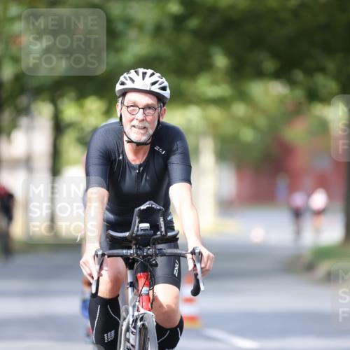 11.08.2024 - GEWOBA Citytriathlon Bremen H.Heesch http://msf.ph/oto/6801633 11.08.2024 12:02:08 Laufen  meine-sportfotos.de