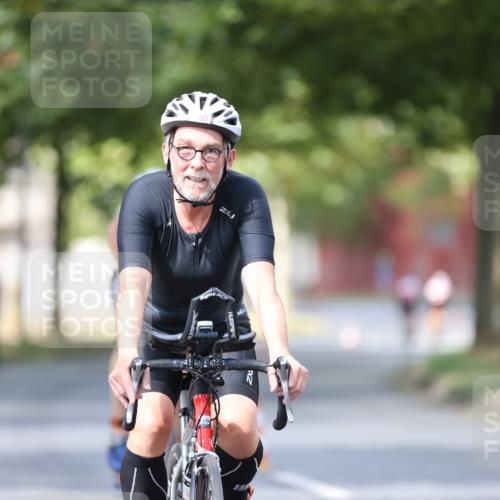11.08.2024 - GEWOBA Citytriathlon Bremen H.Heesch http://msf.ph/oto/6801635 11.08.2024 12:02:08 Laufen  meine-sportfotos.de