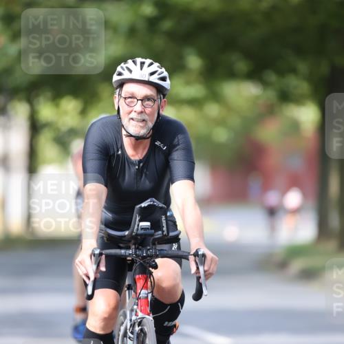 11.08.2024 - GEWOBA Citytriathlon Bremen H.Heesch http://msf.ph/oto/6801637 11.08.2024 12:02:08 Laufen  meine-sportfotos.de