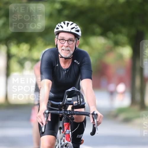 11.08.2024 - GEWOBA Citytriathlon Bremen H.Heesch http://msf.ph/oto/6801641 11.08.2024 12:02:08 Laufen  meine-sportfotos.de