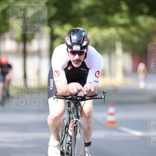 11.08.2024 - GEWOBA Citytriathlon Bremen H.Heesch http://msf.ph/oto/6801659 11.08.2024 12:02:09 Laufen  meine-sportfotos.de
