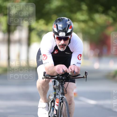 11.08.2024 - GEWOBA Citytriathlon Bremen H.Heesch http://msf.ph/oto/6801665 11.08.2024 12:02:09 Laufen  meine-sportfotos.de