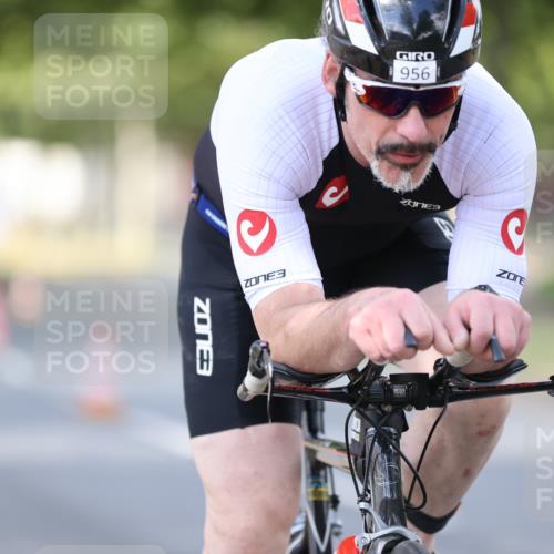 11.08.2024 - GEWOBA Citytriathlon Bremen H.Heesch http://msf.ph/oto/6801679 11.08.2024 12:02:10 Laufen  meine-sportfotos.de