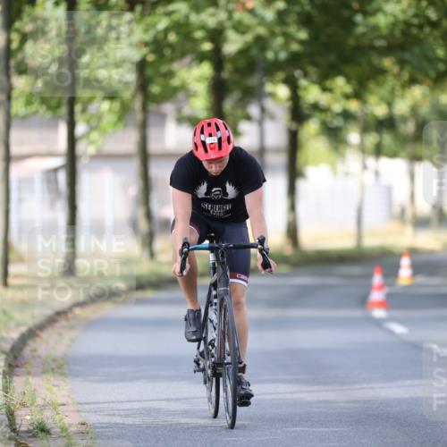 11.08.2024 - GEWOBA Citytriathlon Bremen H.Heesch http://msf.ph/oto/6801683 11.08.2024 12:02:12 Laufen  meine-sportfotos.de