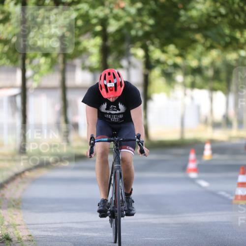 11.08.2024 - GEWOBA Citytriathlon Bremen H.Heesch http://msf.ph/oto/6801691 11.08.2024 12:02:12 Laufen  meine-sportfotos.de