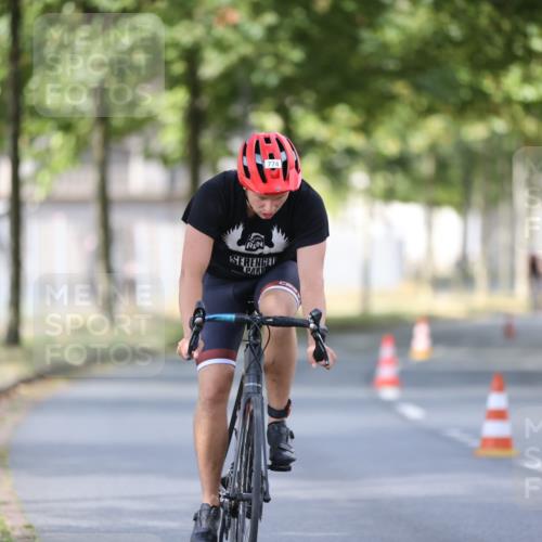 11.08.2024 - GEWOBA Citytriathlon Bremen H.Heesch http://msf.ph/oto/6801700 11.08.2024 12:02:12 Laufen  meine-sportfotos.de