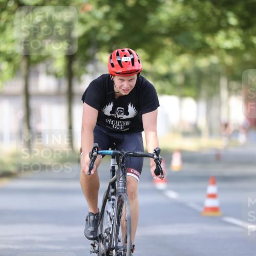 11.08.2024 - GEWOBA Citytriathlon Bremen H.Heesch http://msf.ph/oto/6801707 11.08.2024 12:02:13 Laufen  meine-sportfotos.de