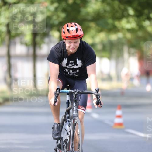 11.08.2024 - GEWOBA Citytriathlon Bremen H.Heesch http://msf.ph/oto/6801711 11.08.2024 12:02:13 Laufen  meine-sportfotos.de