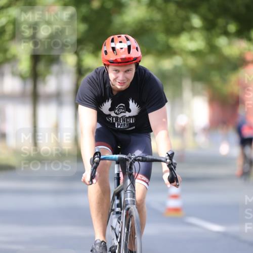 11.08.2024 - GEWOBA Citytriathlon Bremen H.Heesch http://msf.ph/oto/6801716 11.08.2024 12:02:13 Laufen  meine-sportfotos.de