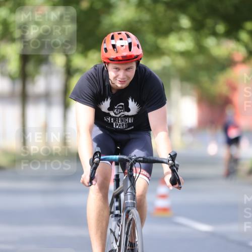 11.08.2024 - GEWOBA Citytriathlon Bremen H.Heesch http://msf.ph/oto/6801718 11.08.2024 12:02:13 Laufen  meine-sportfotos.de