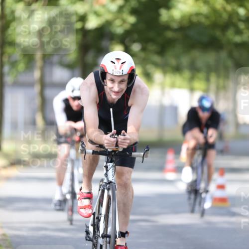 11.08.2024 - GEWOBA Citytriathlon Bremen H.Heesch http://msf.ph/oto/6801731 11.08.2024 12:02:22 Laufen  meine-sportfotos.de