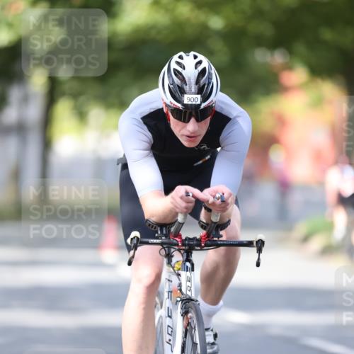 11.08.2024 - GEWOBA Citytriathlon Bremen H.Heesch http://msf.ph/oto/6801760 11.08.2024 12:02:23 Laufen  meine-sportfotos.de