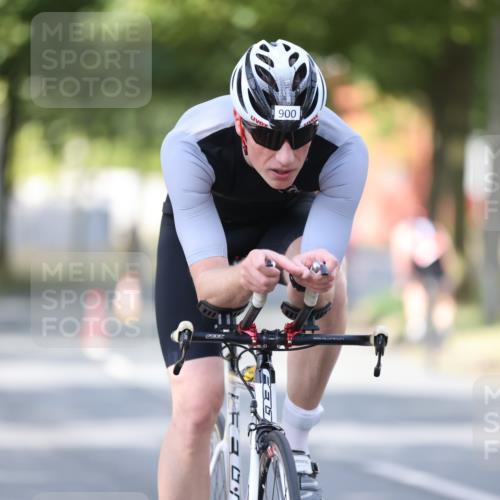 11.08.2024 - GEWOBA Citytriathlon Bremen H.Heesch http://msf.ph/oto/6801763 11.08.2024 12:02:23 Laufen  meine-sportfotos.de