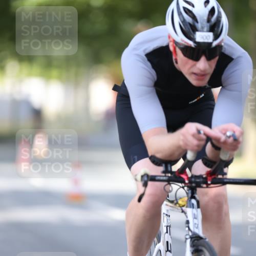 11.08.2024 - GEWOBA Citytriathlon Bremen H.Heesch http://msf.ph/oto/6801767 11.08.2024 12:02:24 Laufen  meine-sportfotos.de