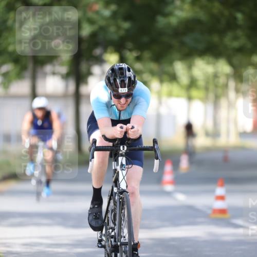 11.08.2024 - GEWOBA Citytriathlon Bremen H.Heesch http://msf.ph/oto/6801776 11.08.2024 12:02:31 Laufen  meine-sportfotos.de