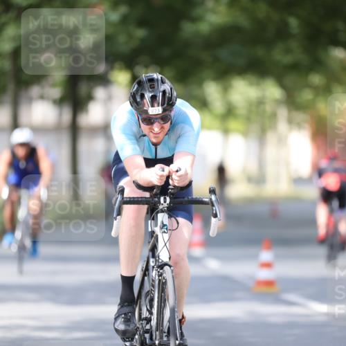 11.08.2024 - GEWOBA Citytriathlon Bremen H.Heesch http://msf.ph/oto/6801781 11.08.2024 12:02:31 Laufen  meine-sportfotos.de